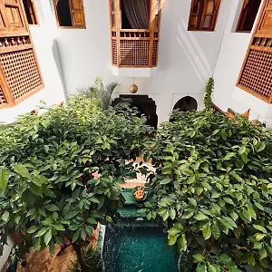 riad-prive-sadaka-bassin-rooftop.marrakeshhotelsmorocco.com/