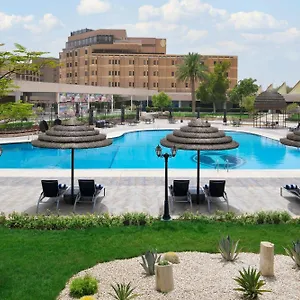 oteli̇ zi̇yaret edi̇n