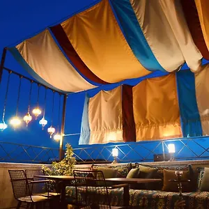 oteli̇ zi̇yaret edi̇n