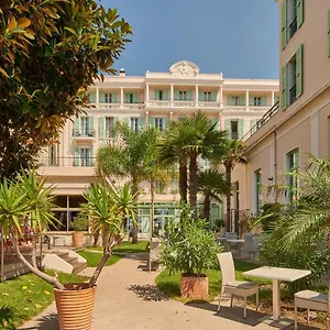 https://le-balmoral.fr-provencehotel.com